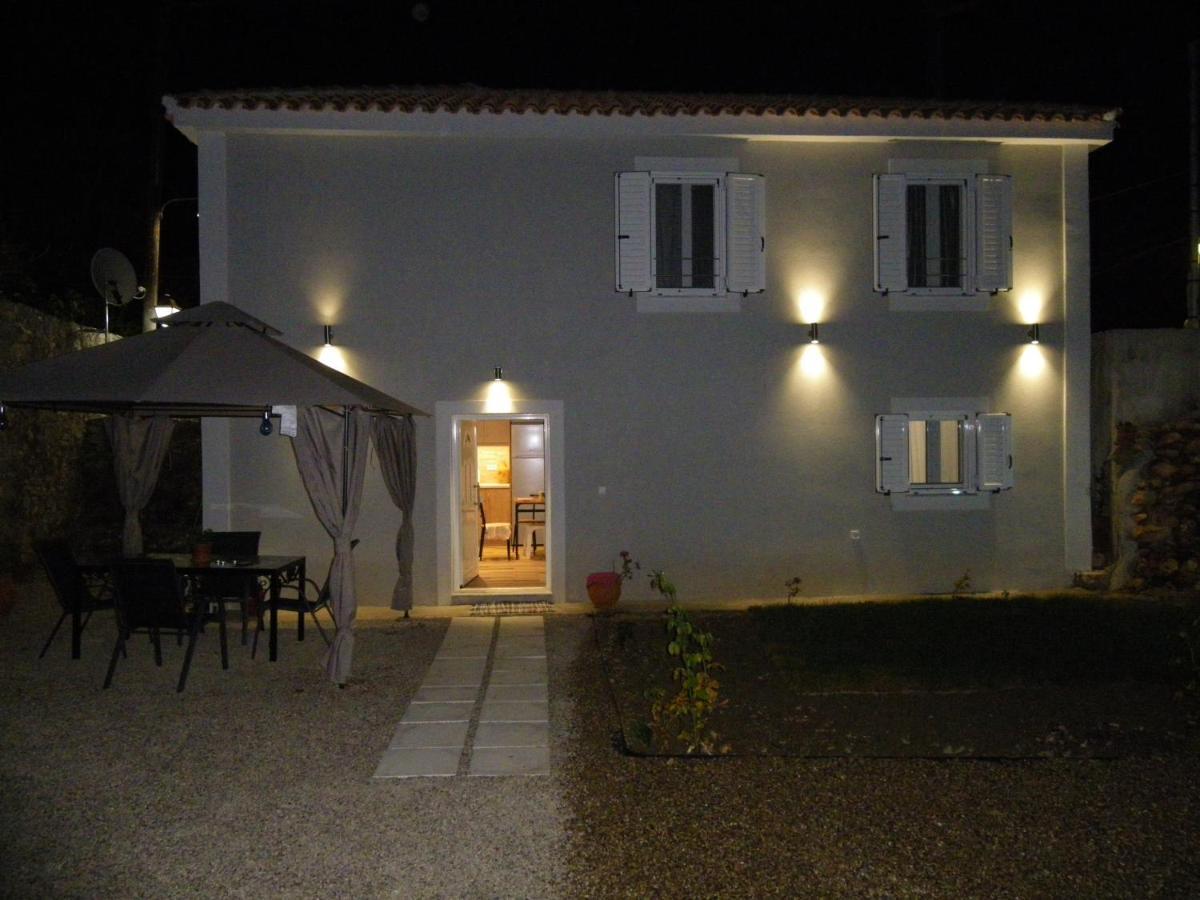 Vila Vikou House Yírion Exteriér fotografie