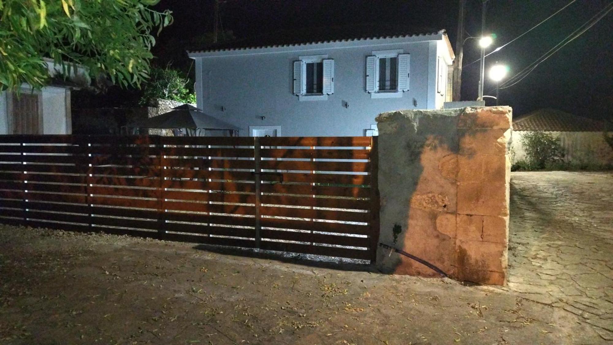 Vila Vikou House Yírion Exteriér fotografie